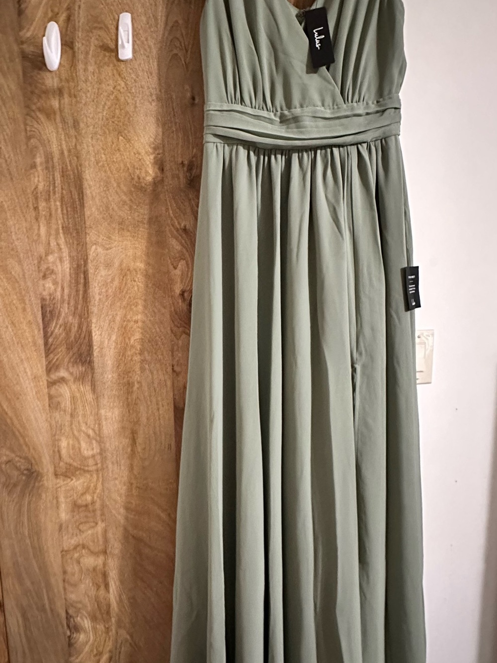Lulu's Olive Green V-Neck Pleated Maxi Dress